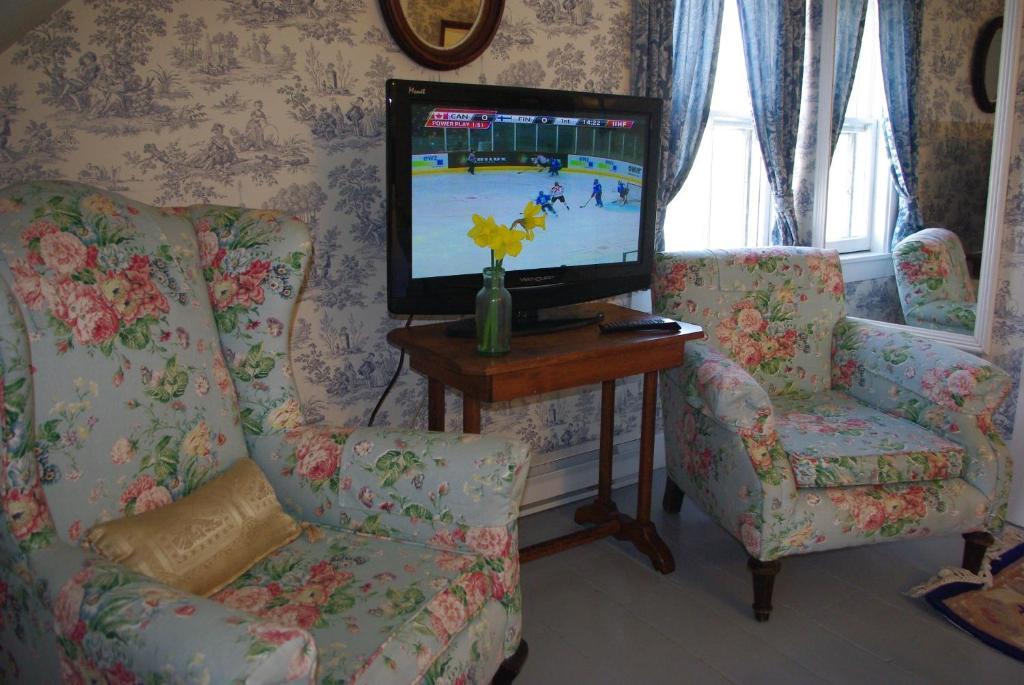 The Garrison House Couette-café